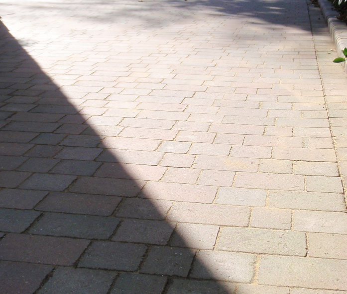 'Antique autumn mix' block paving.