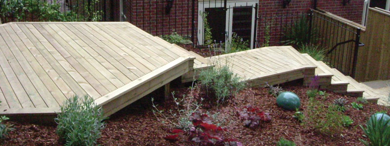 Decking and steps, with wood chip bedding